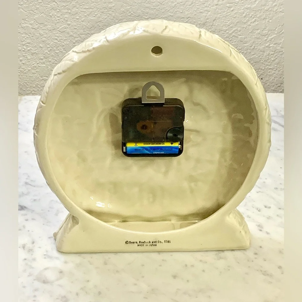 SEARS ROEBUCK CO CLOCK STRAWBERRY COORDINATES CERAMIC VINTAGE 1981 QUARTZ JAPAN